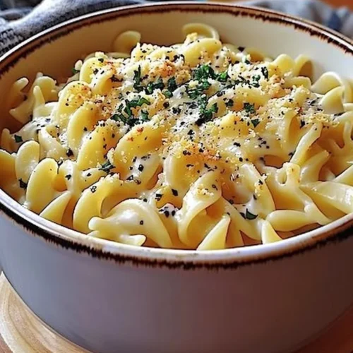 Delicious Cafeteria Noodles served in a vibrant bowl with fresh ingredients.